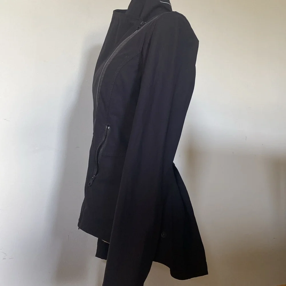 RARE Lululemon Black Urbanite Moto Asymmetrical Blazer Jacket Size 6 fantastic